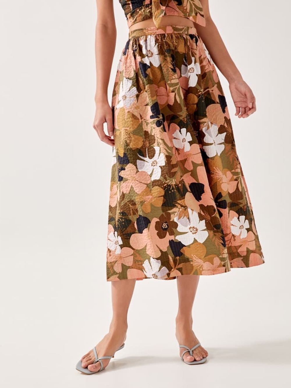 NWOT Love, Bonito Tiara Textured Cotton Floral Midi Skirt, Size Medium